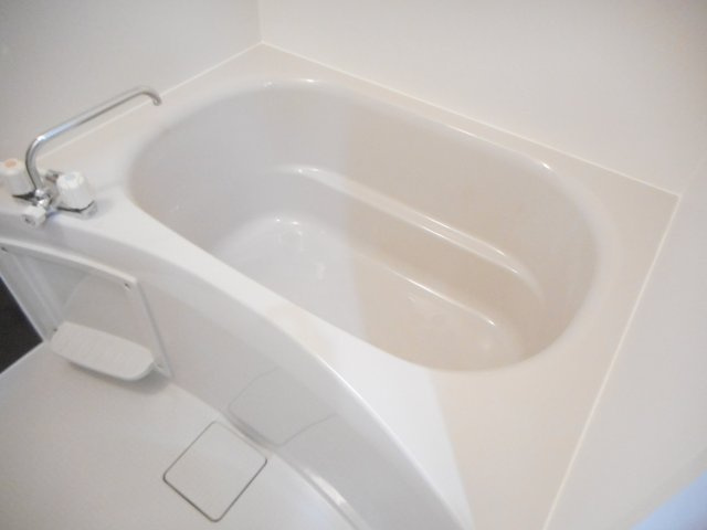 レア・オハナ宮鼻の浴室