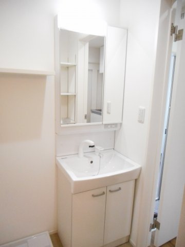 レア・オハナ宮鼻の独立洗面台