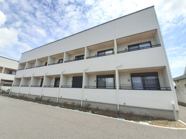 モンペラの外観