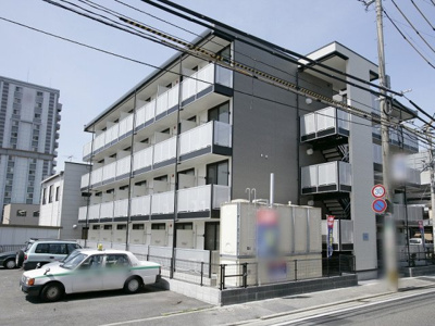 【外観】 | レオパレスＫＡＺＵ | お得に住まいをお探しするなら不動産すまラボにお任せ下さい♪
〇現地待合わせOK　〇LINE対応可　〇他社物件持ち込みＯＫ
〇遠隔契約OK　〇お値引き喜んで♪
皆様のお問合せをお待ちしています♪