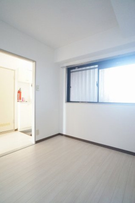 【洋室】 | グレイスマンション | 北側の洋室になります。