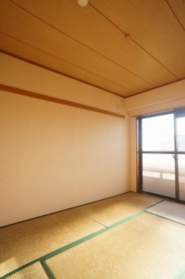 【和室】 | グレイスマンション | 陽当たり良し。