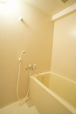 【浴室】 | グレイスマンション | 日々の暮らしに欠かせないお風呂です。※過去の写真です。