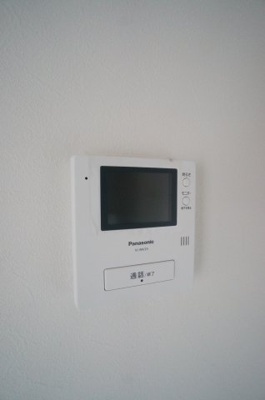 【設備】 | グレイスマンション | モニター付きインターホンあり。※過去の写真です。