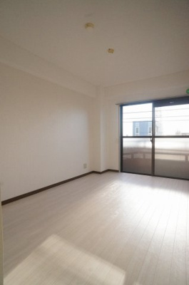 【洋室】 | グレイスマンション | 南洋室にエアコン1基