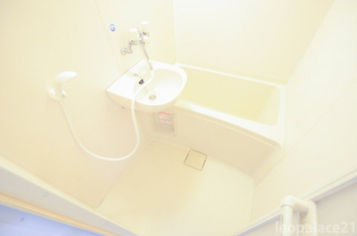 【浴室】 | レオパレス西宮北弐番館 | お風呂で日々の疲れを落としましょう