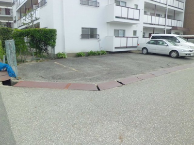 【駐車場】 | 加島第２マンション | 敷地内駐車場です。
