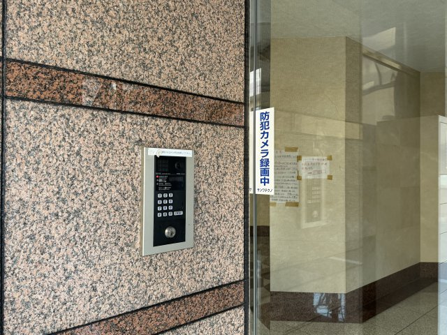 カワデンセントリックハイツのエントランス