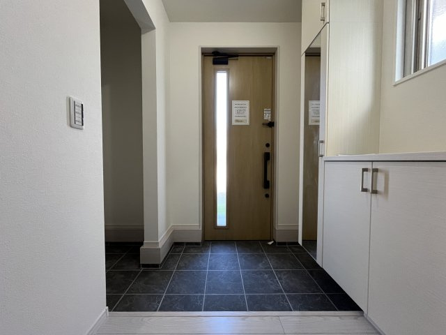 『八王子市新築戸建て』八王子市館町1477【仲介手数料無料】　４期の玄関|～仲介手数料無料☆八王子ひなた不動産～八王子市館町　新築戸建て