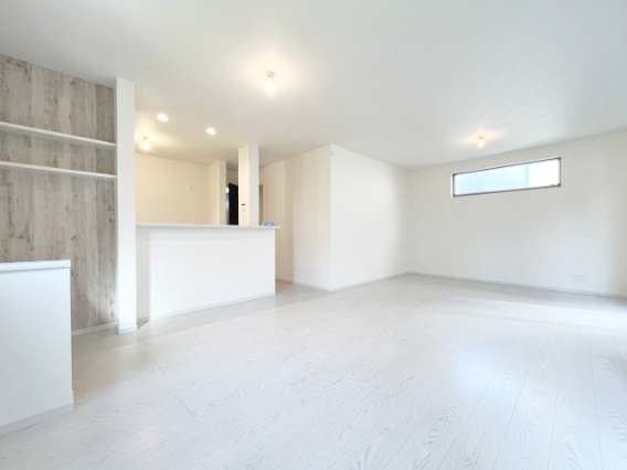 『八王子市新築戸建て』八王子市館町1477【仲介手数料無料】　４期の居間・リビング|～仲介手数料無料☆八王子ひなた不動産～八王子市館町　新築戸建て