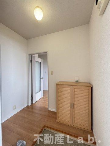 サンビレッジ二番館の玄関