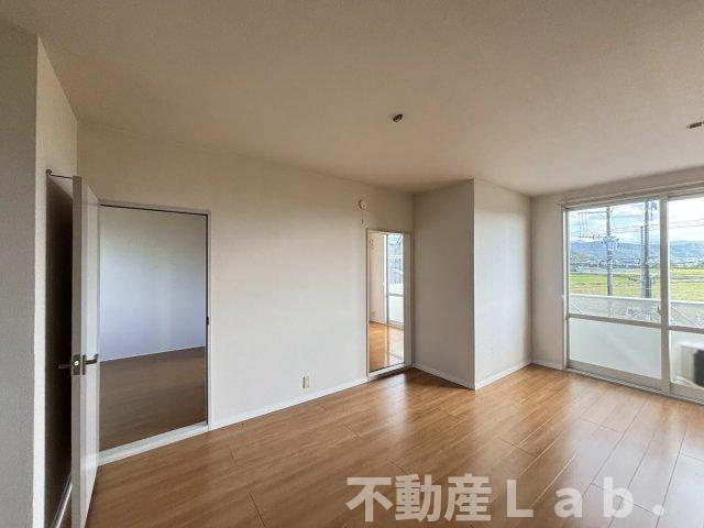 サンビレッジ二番館の居間・リビング