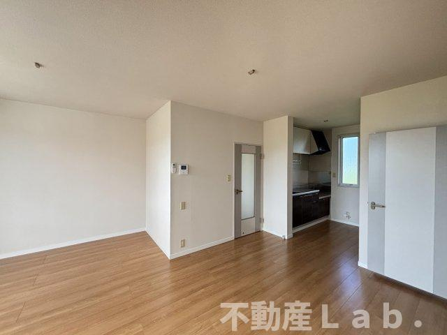 サンビレッジ二番館の居間・リビング