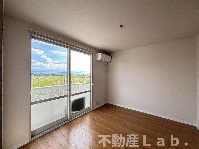 サンビレッジ二番館の居間・リビング