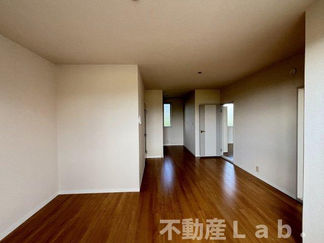 サンビレッジ二番館の居間・リビング