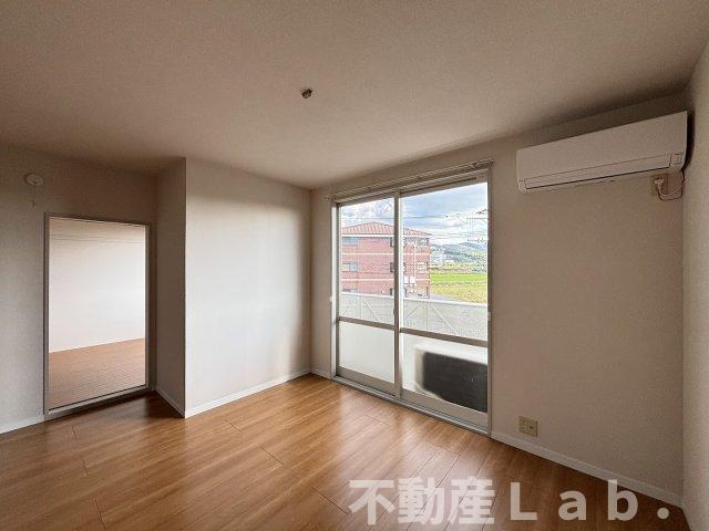 サンビレッジ二番館の居間・リビング