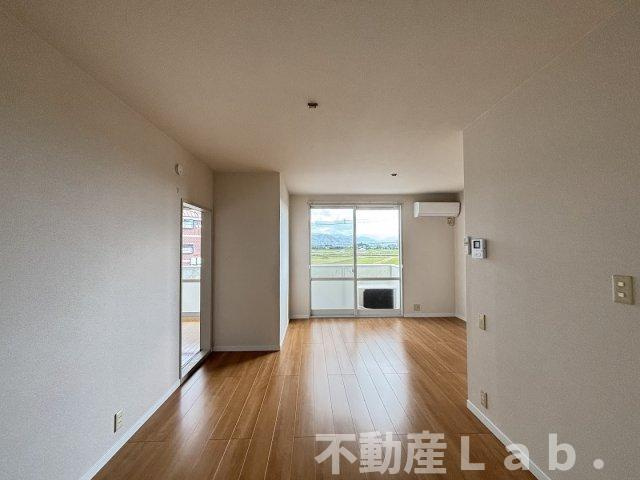 サンビレッジ二番館の居間・リビング