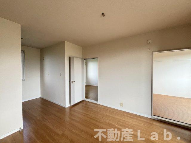 サンビレッジ二番館の居間・リビング