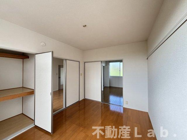 サンビレッジ二番館の洋室