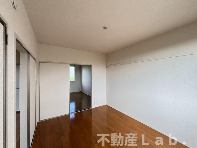 サンビレッジ二番館の洋室