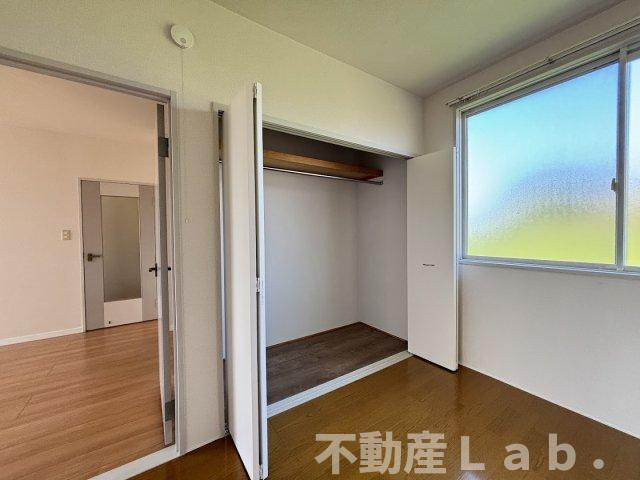 サンビレッジ二番館の洋室