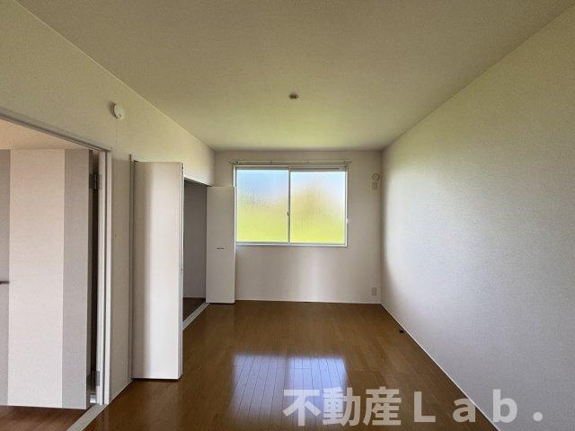 サンビレッジ二番館の洋室