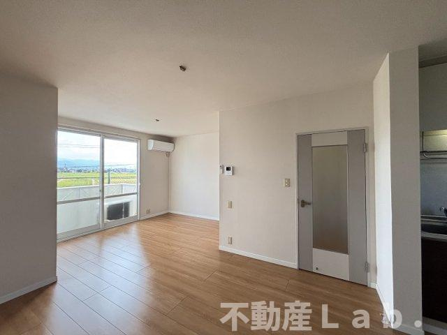 サンビレッジ二番館の居間・リビング