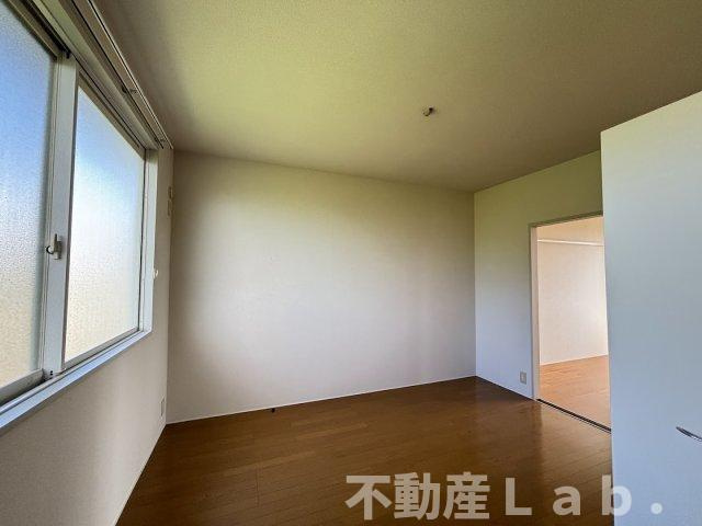 サンビレッジ二番館の洋室