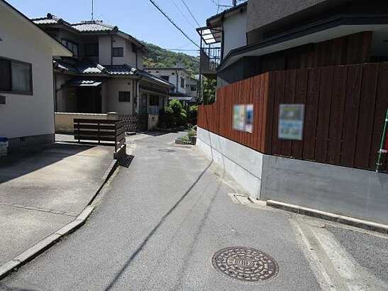 【前面道路含む現地写真】