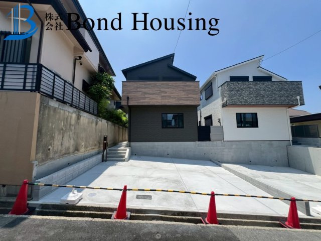 JR朝霧駅徒歩17分・LDKは広々21帖　松が丘3丁目　2号棟の外観