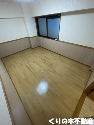 【寝室】 | 高木第7ビル | 広くて明るい寝室