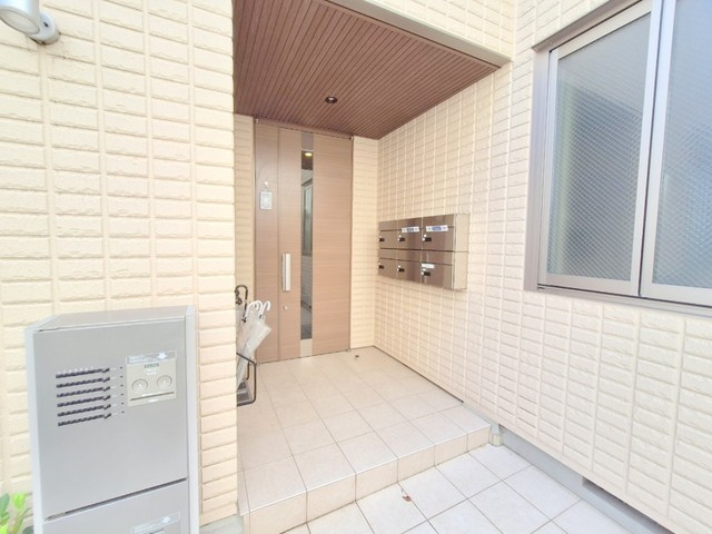 ＡＴＯＬＬ市谷台町のエントランス