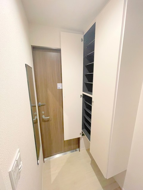 へーベルメゾン初台の玄関