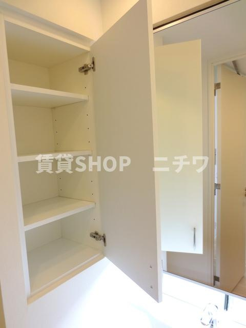 アトラス笹塚の収納|洗面台横にある収納棚