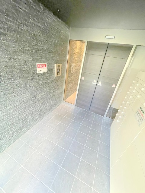 HEBEL MAISON　四谷のロビー