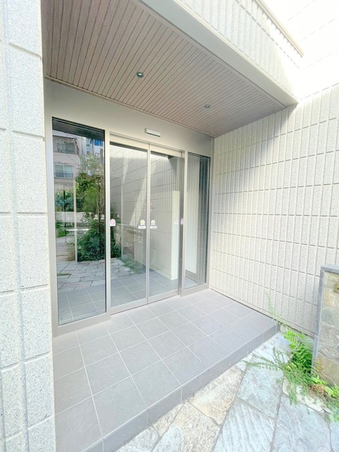 HEBEL MAISON　四谷のエントランス