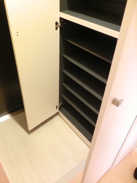 HEBEL MAISON　四谷の玄関|シューズボックス