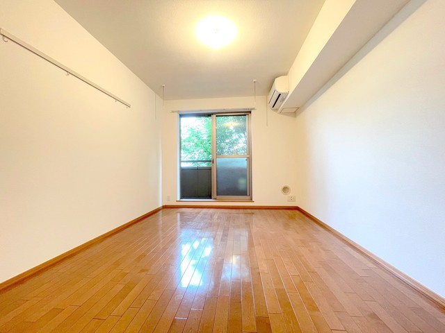 メゾン四季の居間・リビング|★ひろびろフローリング７．２帖★