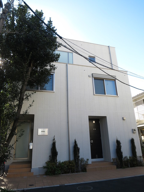 Ashbyのエントランス|築浅のお部屋です