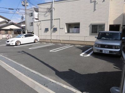 【駐車場】 | カームリートスィーム | 敷地内駐車場です。