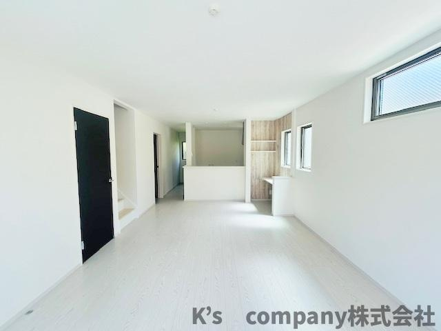 ◎茅ヶ崎市高田3丁目　新築戸建　2号棟◎の居間・リビング|リビングは南向きの広々とした19帖◇