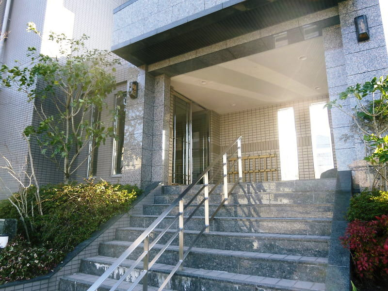 グランドメゾン神ノ倉のエントランス