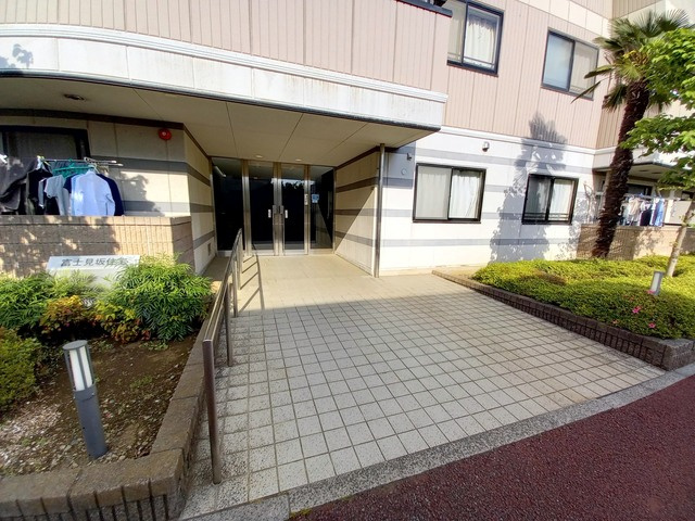 富士見坂住宅のエントランス|★広々したエントランス★