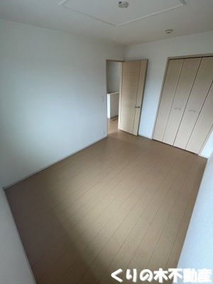 【寝室】 | フェリーチェⅡ | 開放的な寝室です