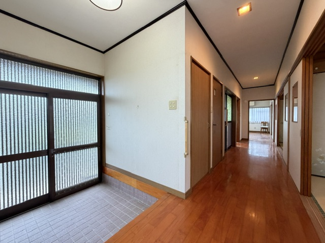 都城市山之口町富吉の中古一戸建の玄関