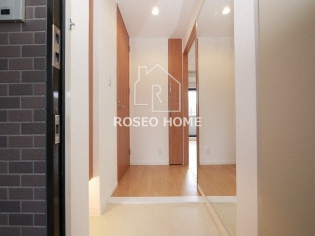 セイワパレス玉造駅前の玄関