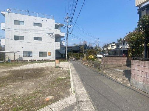 草牟田1丁目　売地の前面道路含む現地写真|2方道路に面しています。
