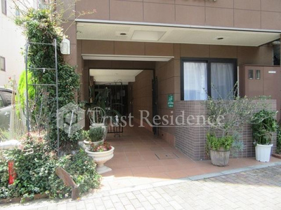 【エントランス】 | ラ・フェリーチェ | エントランス前