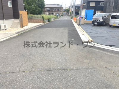 【前面道路含む現地写真】 | 所沢市上新井2丁目　全7区画　1区画 | 接道：西側約6ｍ公道