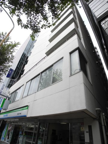 ニューライフ新宿の外観